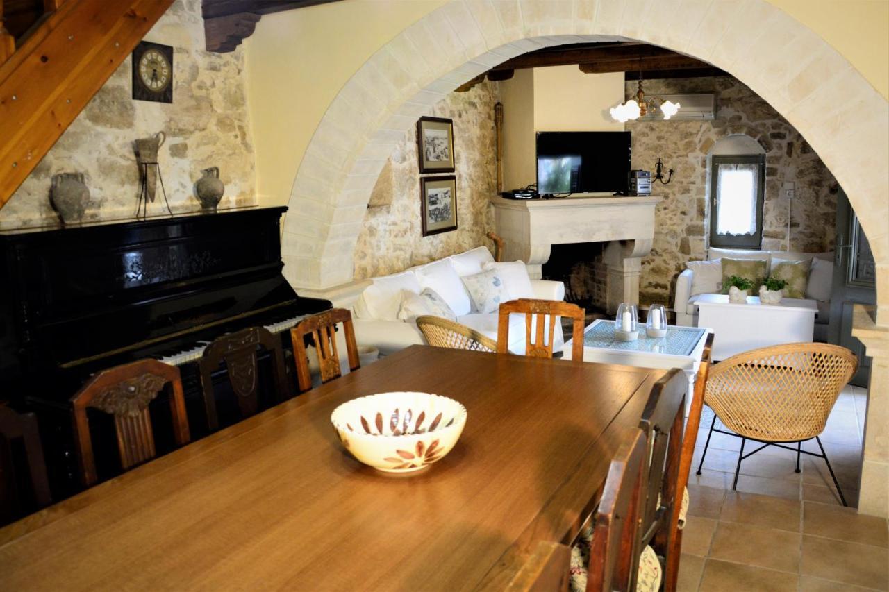 Villa Pasiphae Камиларион Екстериор снимка