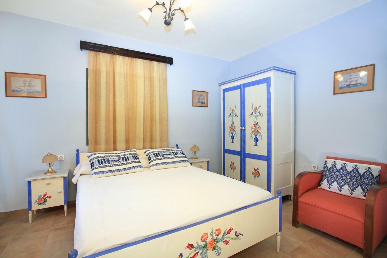Villa Pasiphae Камиларион Екстериор снимка