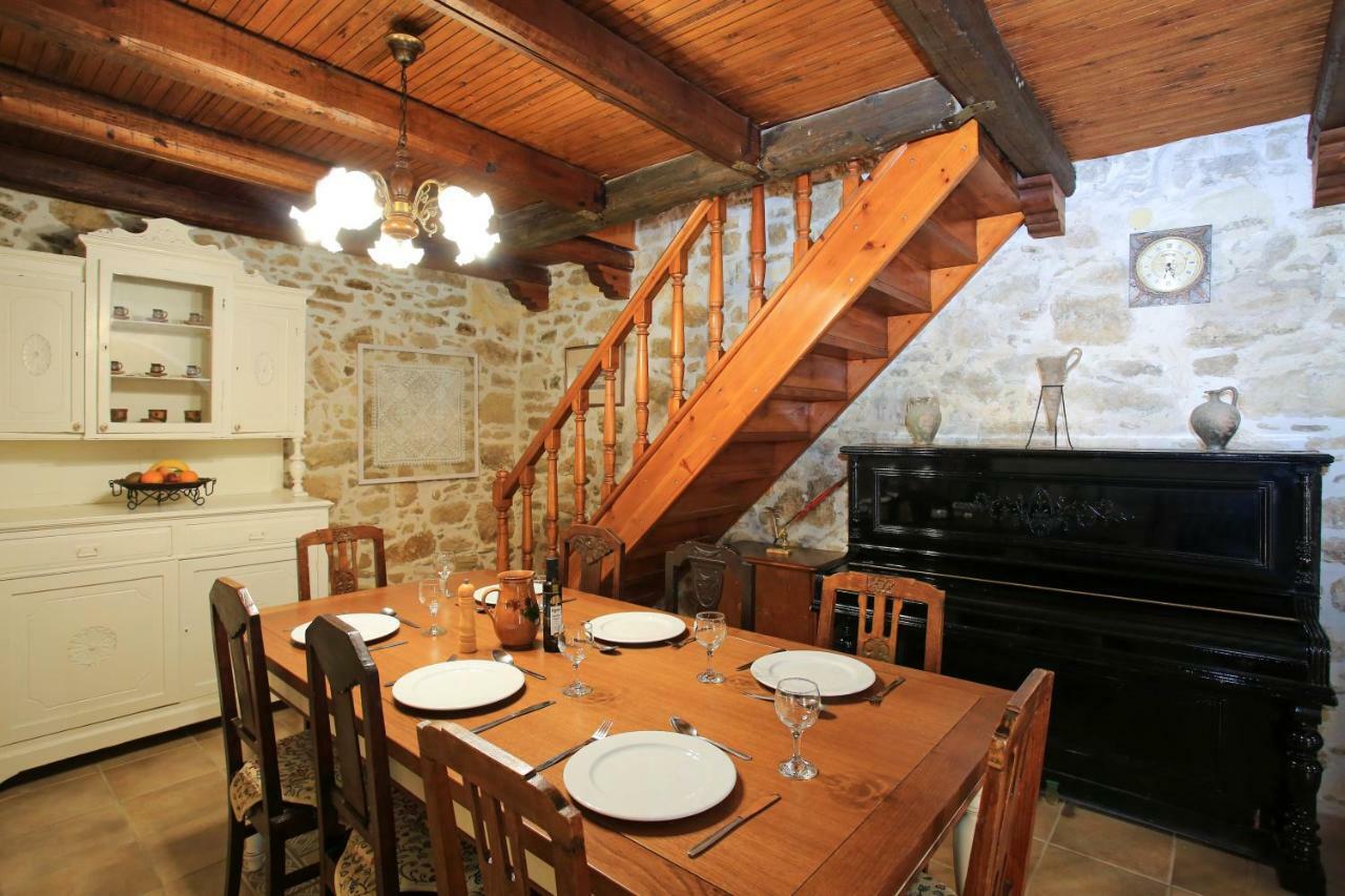 Villa Pasiphae Камиларион Екстериор снимка